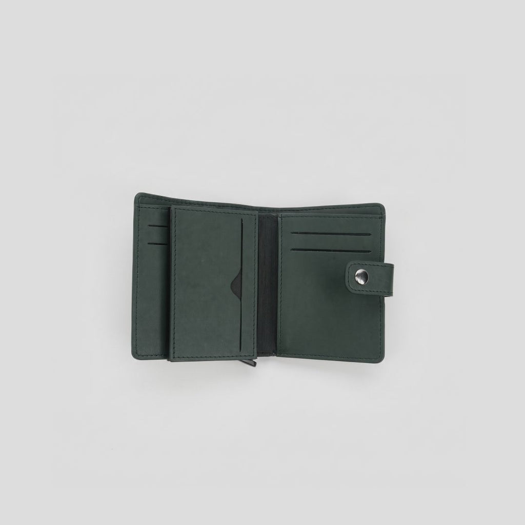 The Cardholder Snap Wallet | Full Grain Leather | Pull-Out Card Holder