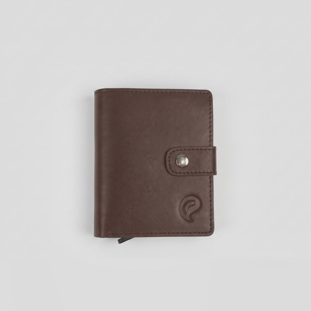 The Cardholder Snap Wallet | Full Grain Leather | Pull-Out Card Holder