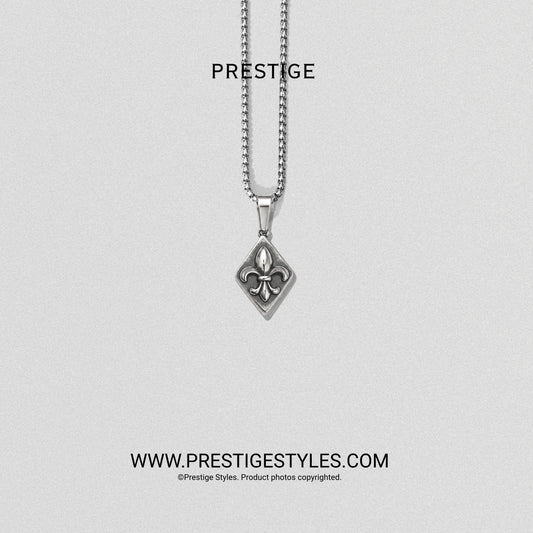 Stefáni Silver Pendant With Chain