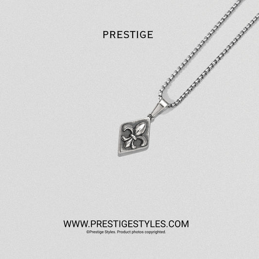 Stefáni Silver Pendant With Chain