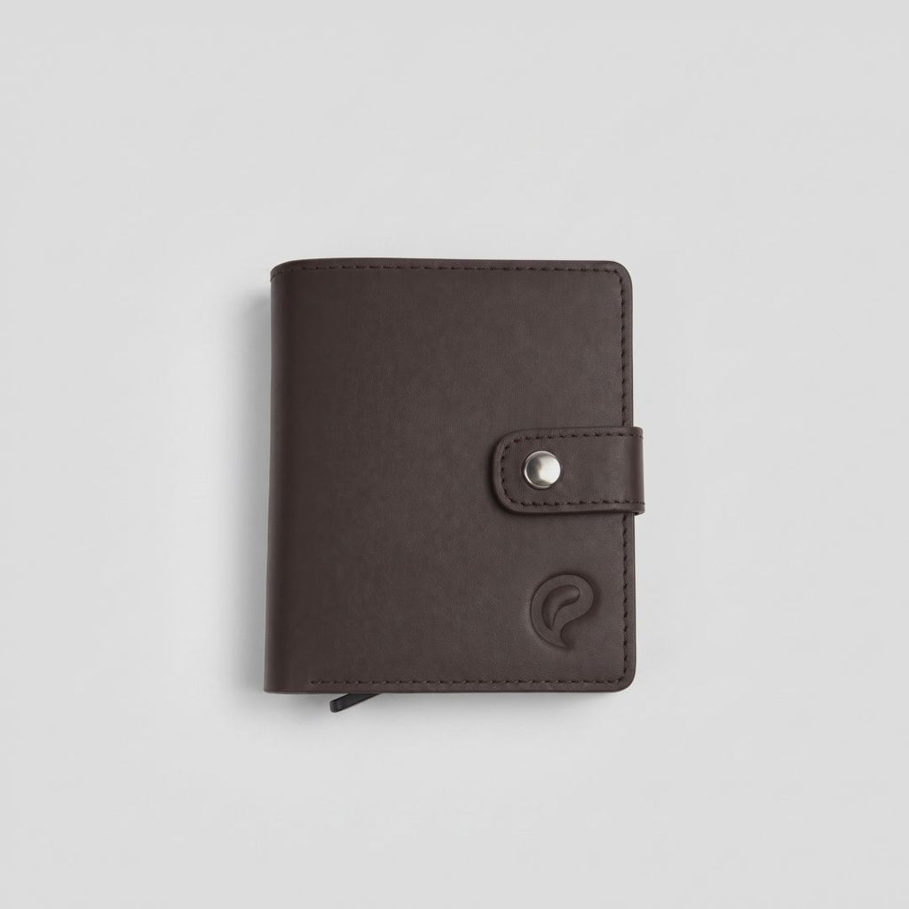 The Cardholder Snap Wallet | Full Grain Leather | Pull-Out Card Holder